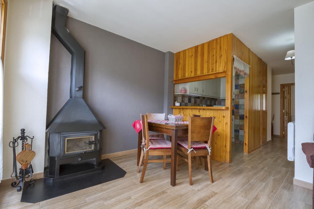 La Ginesta 2, Apartaments De Muntanya เตาอุยล์ ห้อง รูปภาพ