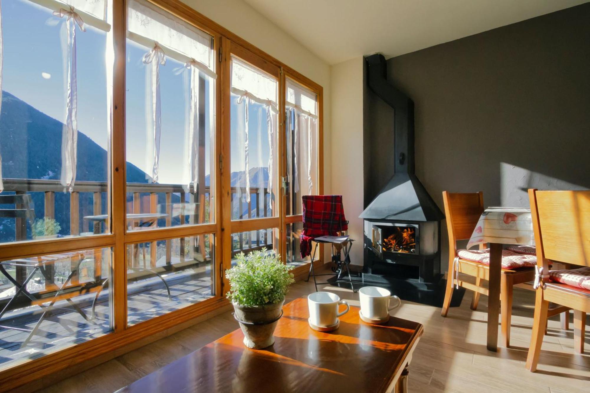 La Ginesta 2, Apartaments De Muntanya เตาอุยล์ ภายนอก รูปภาพ